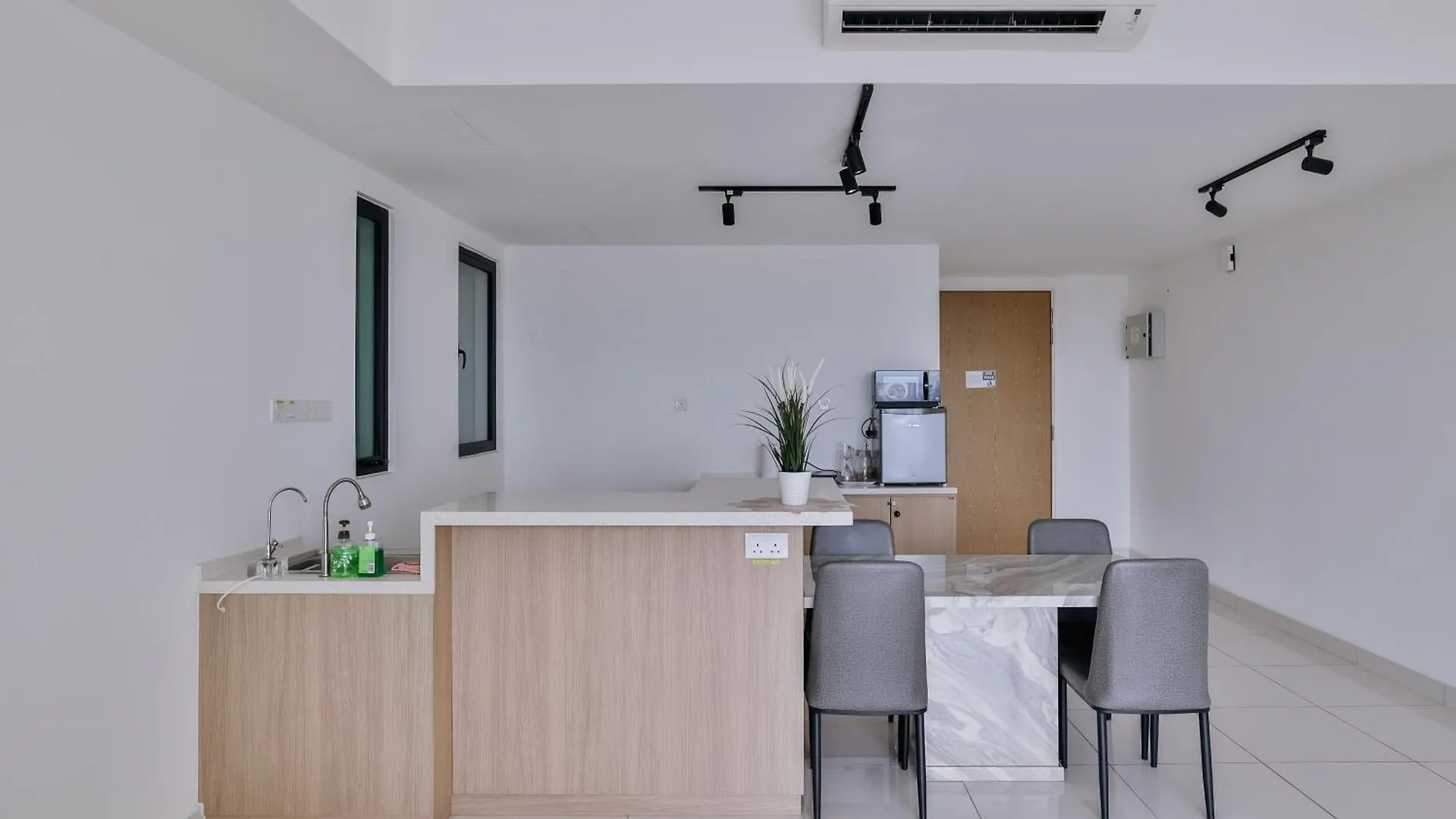 Mosaic 1Br, Wifi, Walking Distance To Mid Valley Jb , 4-5Pax Johor Bahru