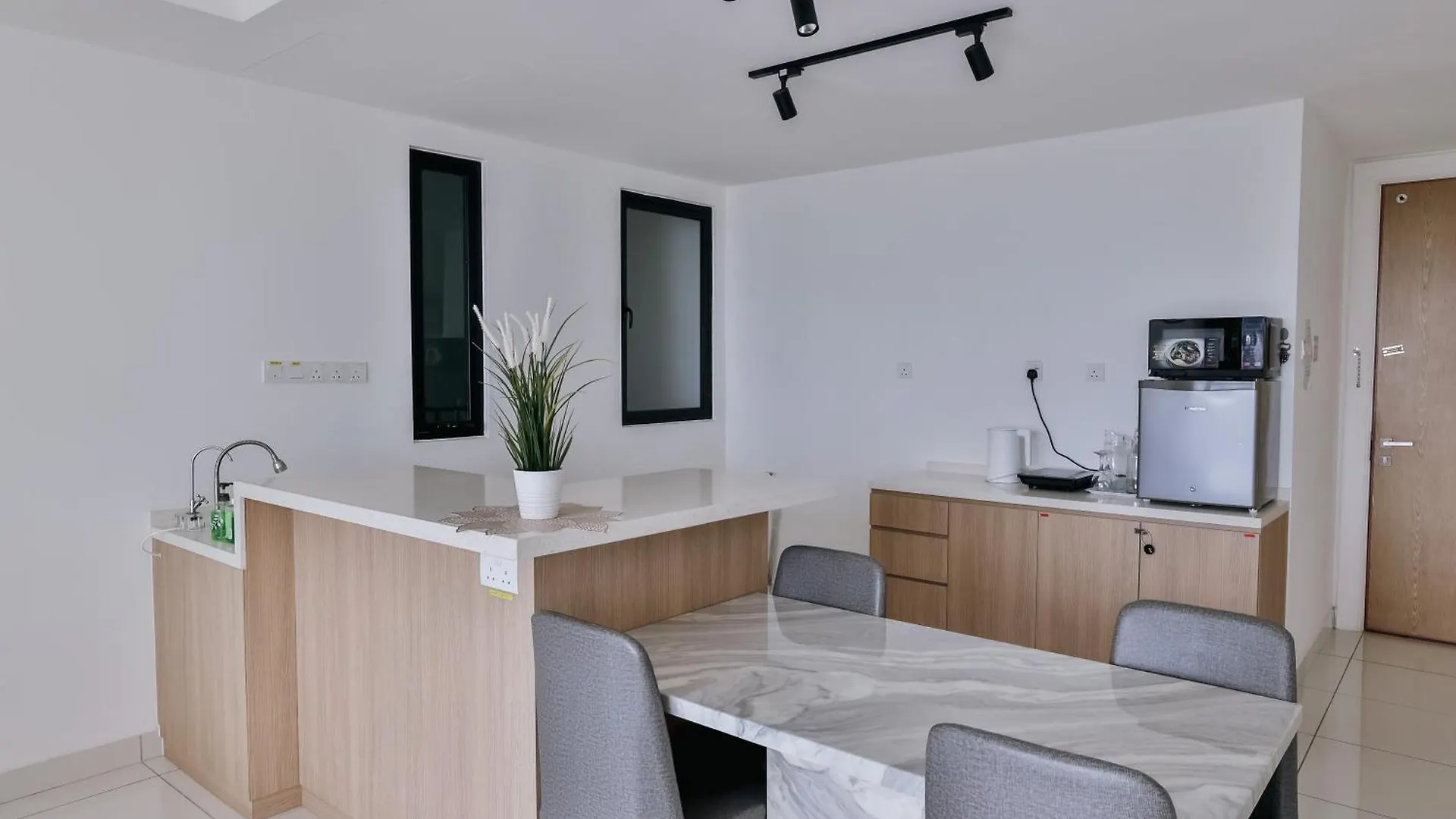 Mosaic 1Br, Wifi, Walking Distance To Mid Valley Jb , 4-5Pax Johor Bahru Apartment