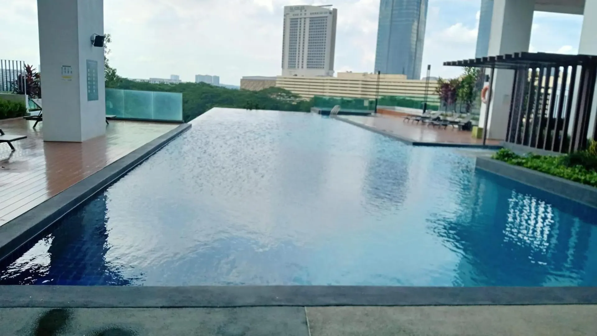 Apartment Mosaic 1Br, Wifi, Walking Distance To Mid Valley Jb , 4-5Pax Johor Bahru